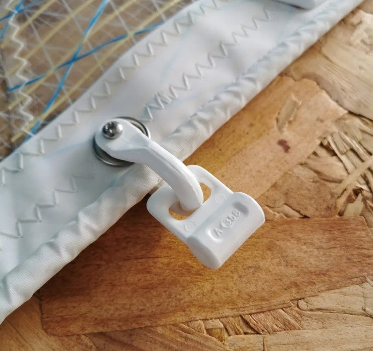 Mastrutscher-Schäkel zum Verschrauben Nylon 26mm weiß